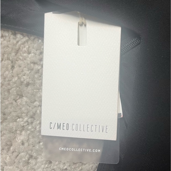 C/MEO COLLECTIVE Cold Shoulder LS Dress - Picture 5 of 7